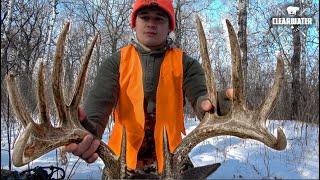 RATTLING IN A GIANT BUCK  Bowhunting the Gun Season - Saddle Hunting Whitetail