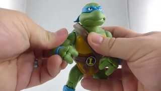 Leonardo 6 TMNT Classic Collection Figure Review from Playmates Toys