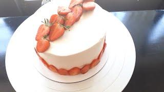 کیک خامه ای توت فرنگی _با میزان دقیق خامه برای هرلایه کیکStrawberry  Birthday Cake Recipe