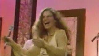 CAROLE KING Live - I Feel The Earth Move