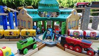 Thomas the Tank Engine  Brio train Spiral wood track course from Tidmouth roundhouse