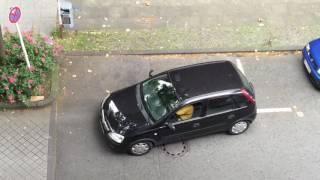 Frau am Steuer - Woman cant drive - Parking disaster in Dortmund