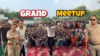 Grand Meetup PoliceKo Lathi Charge Karni Padi ￼ unexpected crowd￼