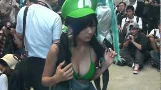 Sexy cos player at Tokyo game show 2012