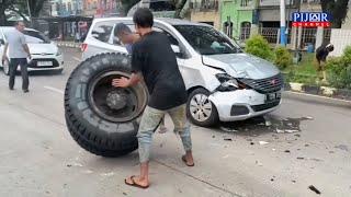 Ban Truk Lepas Hantam Mobil Wuling