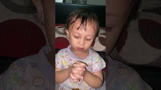 Eliora Berdoa Buat Oma Yang Sedang Sakit #family