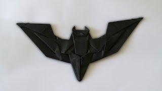 Origami Batman Batarang  designed by Jeremy Shafer 