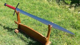 Review and testing of the Fantasy Leaf-Blade Bastard Sword from Angus Trim