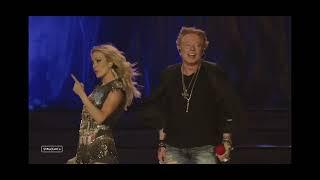 Carrie Underwood w Axl Rose Stagecoach - Sweet Child O Mine and Paradise City