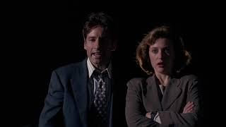 The X-Files - Mulder and Scully see UFO in Area-51 1x02 - Deep Throat