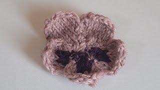 Fleur pensée au tricot facile à faire