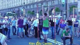 Khreshchatyk Street in Summer Good timves