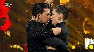 Il Tango argentino di Wanda Nara e Pasquale La Rocca - Ballando con le Stelle 23122023