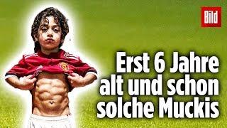 Arat 6 zeigt seine Muskeln Der Mini-Maradona mit dem Sixpack