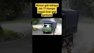 Terdengar Suara Mengerikan Saat Truk Oper Gigi Gantung Ditanjakan