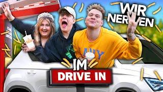 WIR NERVEN DRIVE IN MITARBEITER FÜR 1 TAG mit Twenty4Tim & Selfiesandra  Joeys Jungle