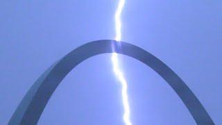 Close lightning strikes in St. Louis - August 28 2022