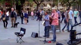 JUSTI & GON  EXCELLENT BARCELONA STREET MUSIC 2