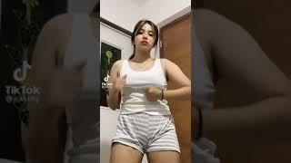 tiktok cewek cantik goyanggak tahan