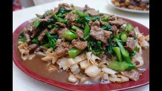 Beef Hor Fun with Brown Gravy and Chinese Broccoli