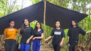 Gadis Dayak Camping di Hutan Di Guyur Hujan Sepanjang Hari