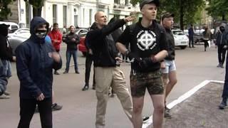 Столкновение на акции ЛГБТ-активистов в Харькове