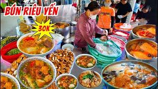 Quán Bún Riêu Yến 32K Giờ Cao Điểm 10 Người Chạy Không Kịp Bán ở Sài Gòn