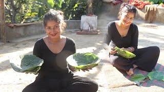 village girl and her mother making platestapari of leaves in traditional ways rural lifestyle vlog