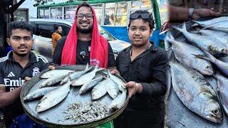 ঝড় বৃষ্টির মধ্যে কাউয়ার চর  ৩ টা ডাক জিতে কিনলাম ইলিশ এবং নদীর চিংড়ি 