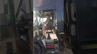 Почтовые фургоны UPS без дверей в Лас-Вегасе  #gangstasparadise #lvl200 #80level #США #usa #америка