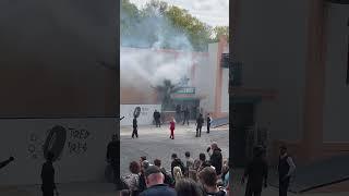 Brand tijdens stuntshow Operation Red Carpet in Movie Park Germany