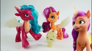 Glowing Blaize Skysong and Sunny My Little Pony Play Figures