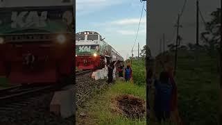 Cinematic kereta api daop 9 #trainindonesia #cinematic #keretaapiindonesia #daop9jember
