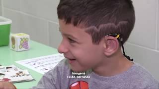 Polo bilíngue ensina libras e língua portuguesa para alunos surdos em Balneário Camboriú