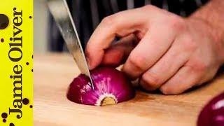 How To - chop an onion with Jamie Olivers mate Pete