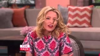 Elizabeth Banks Shows Off Her Feet on TheTalk