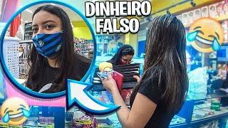 ELA TENTOU COMPRAR COM DINHEIRO FALSO NO SHOP Reação da atendente