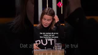 Victoria Koblenko droeg in Op1 speciaal voor Zelensky een trui met een boodschap voor Poetin  Op1