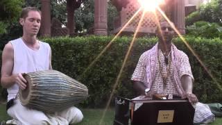 Мадхава Прабху - Киртан Vrindavan 16.10.2011