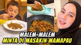 JUMAT MALAM DI RUMAH AJA..KIANO MINTA MAMAPAU MASAKIN NASI GORENG