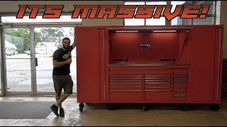 MY NEW TOOLBOX IS HERE and its MASSIVE