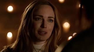 Sara and Guinevere Kiss – Legends of Tomorrow