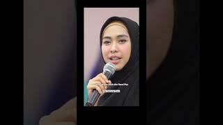 Wanita Yang Berpakaian Tapi Telanjang  Ustadzah Oki Setiana Dewi