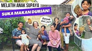 Reaksi Anak Bule Pertama Kali Makan Durian  Istri Bule Makan Durian Bersama Keluarga Suami Di Desa