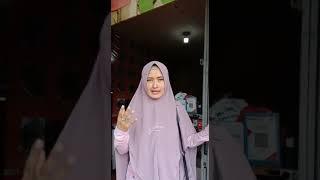 Teh Mega Aulia Artis sinetron hijrah Tukang bubur naik haji sebagai Atikahmampir ke Unos food.