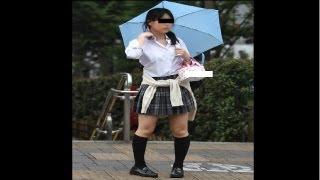 Pigeon-Toed Girls in Japan