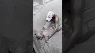 Mandi lumpur #viralshort #viral #mandi #ceweksexy #pemersatubangsa