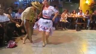 A Surprising Dance from Peru that you must see...   El Tondero a typical Peruvian Dance...