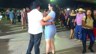 Esta bien buenota   La cancion para bailarla con una hermosa mujer cal Ajuchitlan del Progreso
