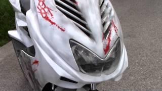 Scooter Bloody 300 Airbrush Custompaint - Roller Lackierung